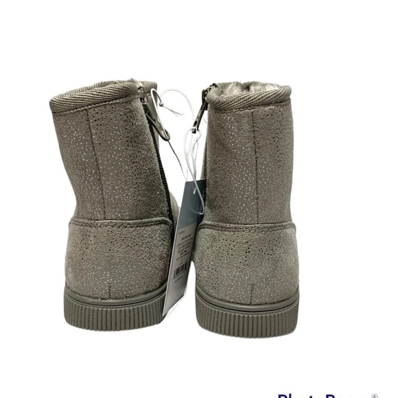 Cat and Jack Winter Boots - Picture 2 of 2